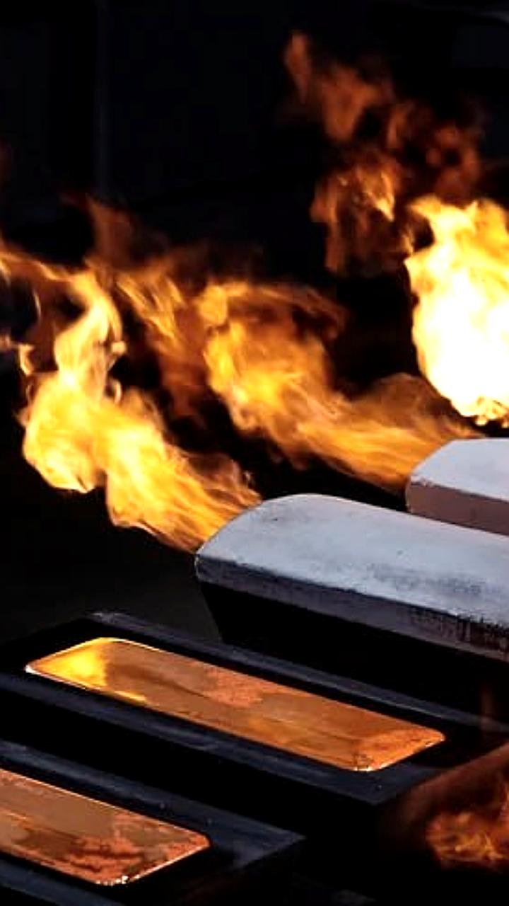 Российские золотодобывающие компании не используют рекордные цены для инвестиций