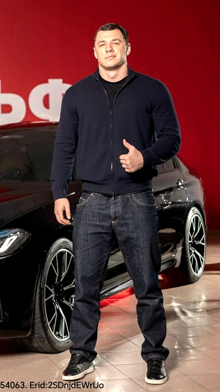 Рэпер Макан продает BMW M5 перед службой в армии
