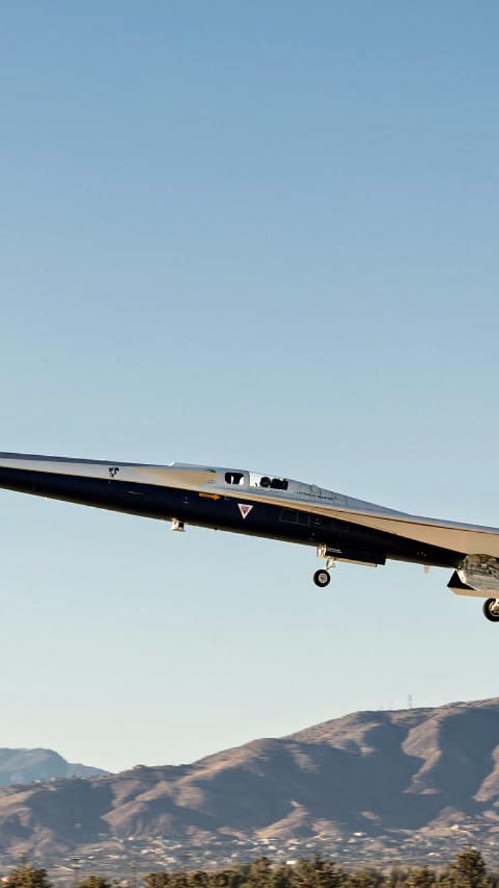 Lockheed Martin успешно провела первый полет экспериментального самолета X-59 для отмены запрета на сверхзвуковые полеты в США