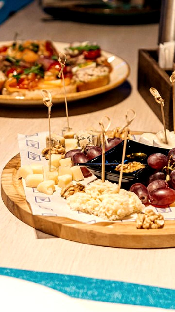 Закрытая вечеринка в Ельцин Центре: Презентация нового гида по ресторанам Урала от Яндекс Еды