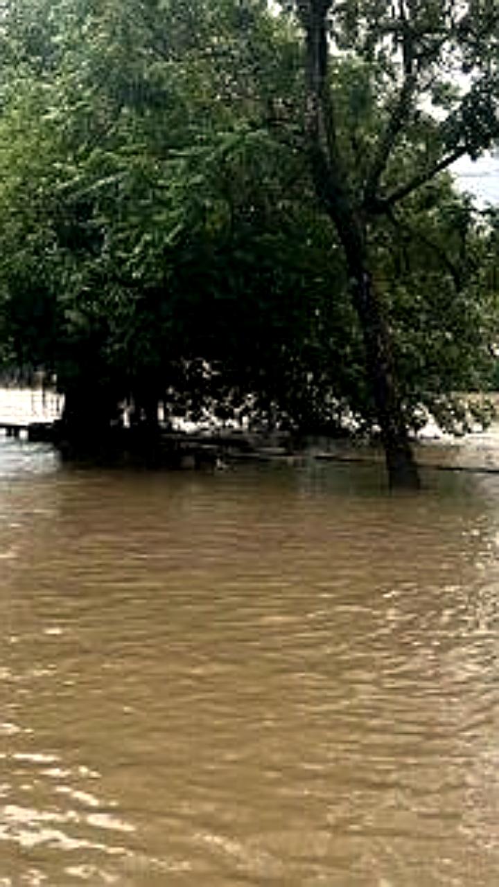 Сильные дожди угрожают наводнениями в Центральном Вьетнаме