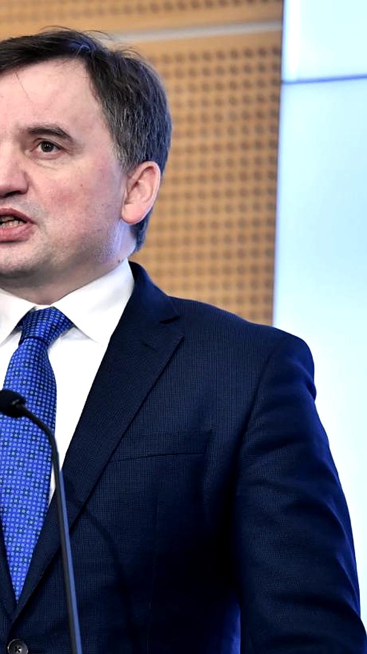 Бывший министр юстиции Польши Збигнев Зёбро обвиняется в создании ОПГ и присвоении средств Фонда справедливости