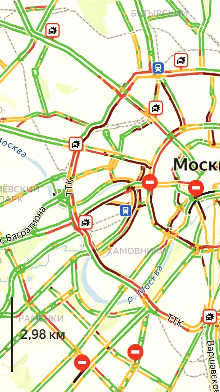 Пробки в Москве достигли 8 баллов в три часа дня