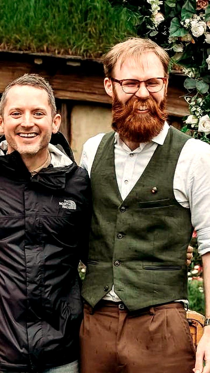 Элайджа Вуд удивил поклонников на свадьбе в Хоббитоне