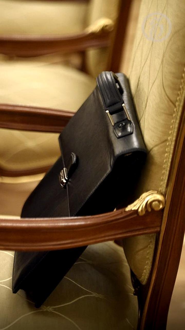 Депутат Даниил Москвин назначил мать помощником, вызвав критику