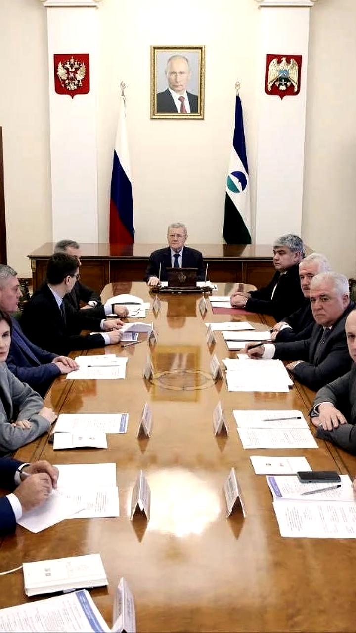 Юрий Чайка и Сергей Петров обсудили патриотическое воспитание молодежи на форумах