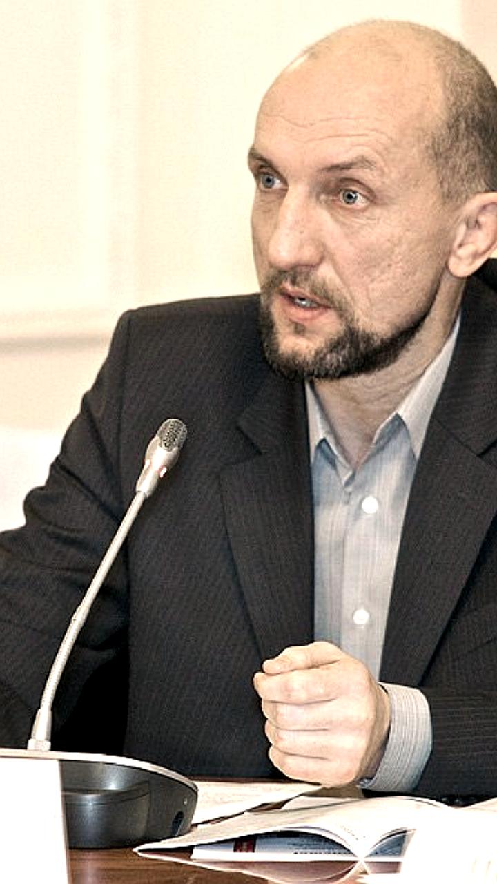 Amazon инвестирует в Нидерланды, а в России обсуждают уголовную ответственность за пиратское ПО