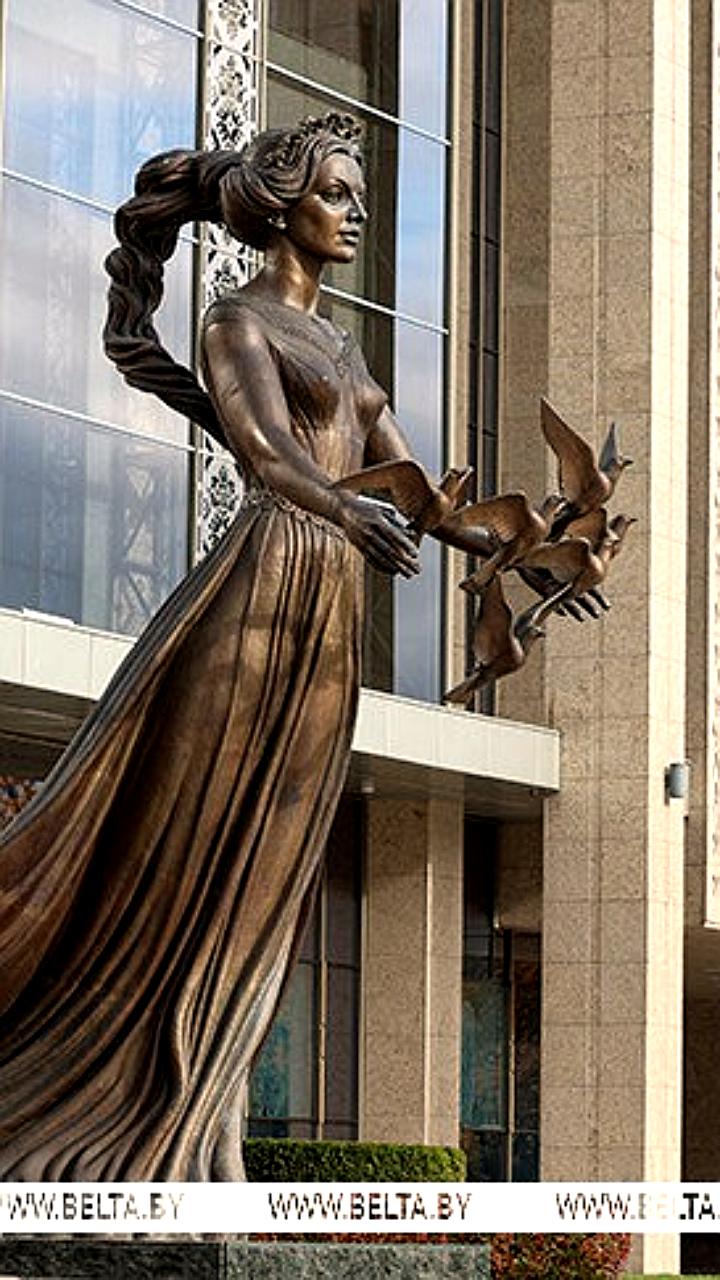 Президент Беларуси заслушал доклады руководителей Нацбанка и НАН