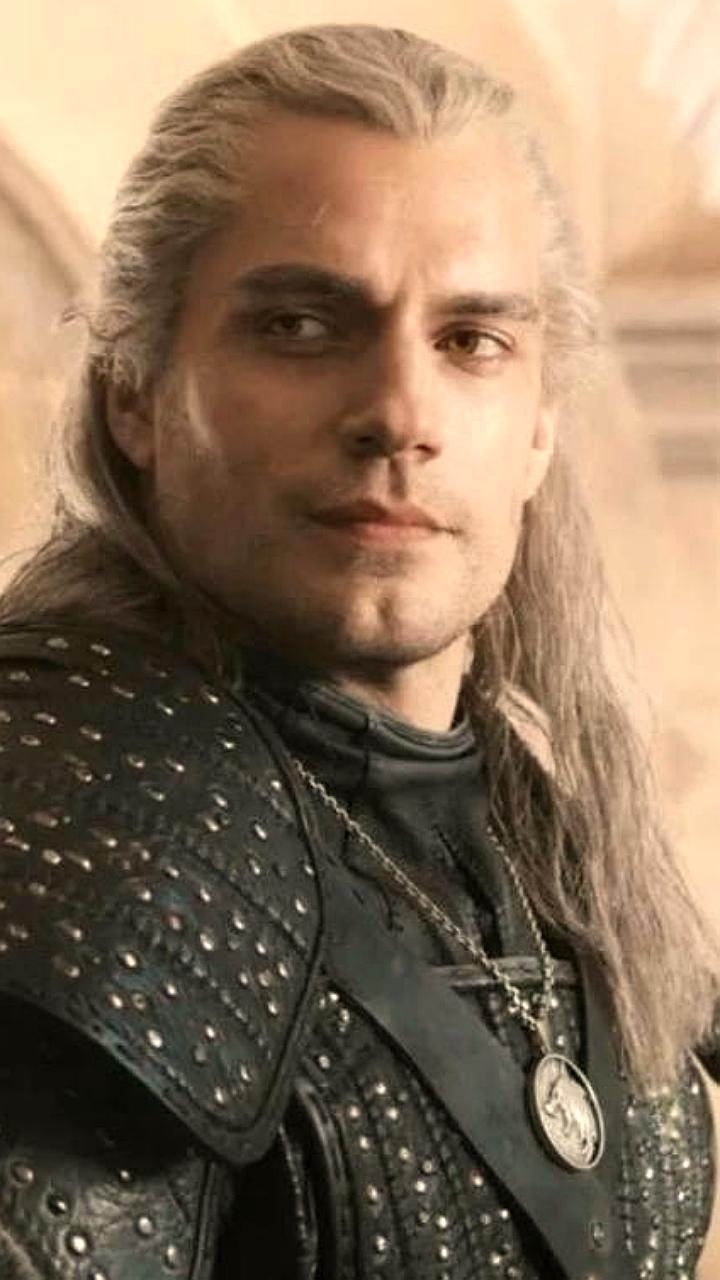 Генри Кавилл покинул 'Ведьмака', Лиам Хемсворт заменит его в новом сезоне