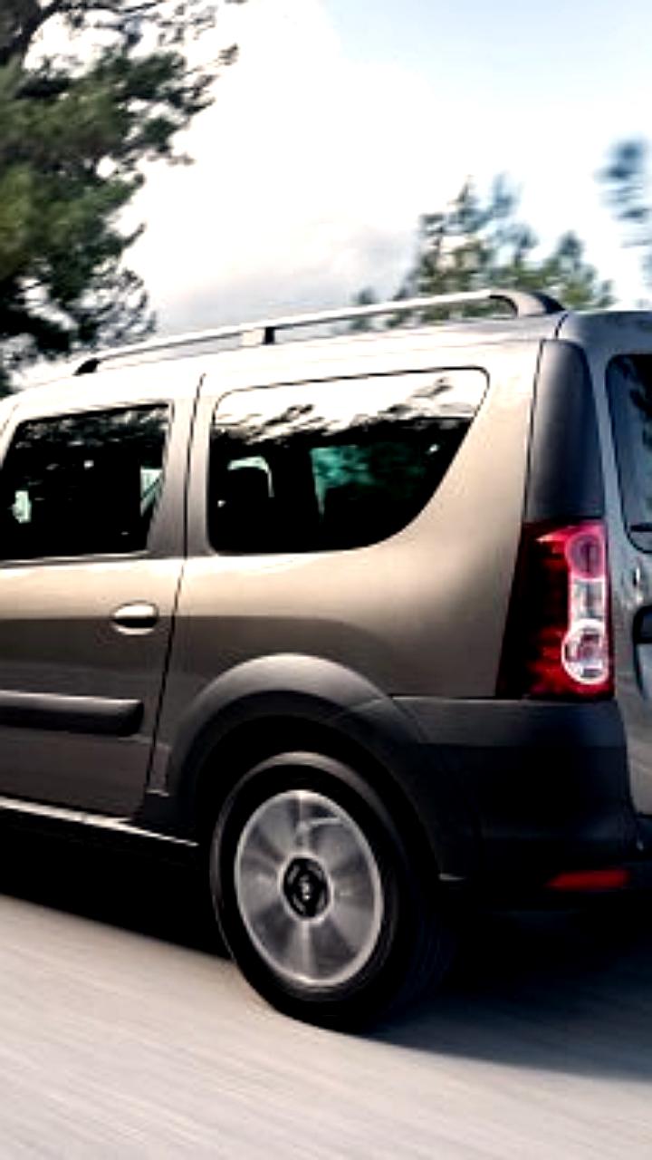 АвтоВАЗ уточняет ситуацию с Lada Largus Cross: прекращение выпуска базовой версии не означает ее окончательного исчезновения