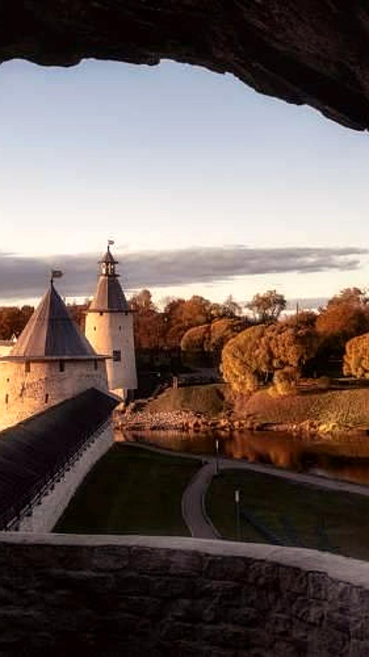 Псковская область в числе лидеров по бронированию на ноябрьские праздники