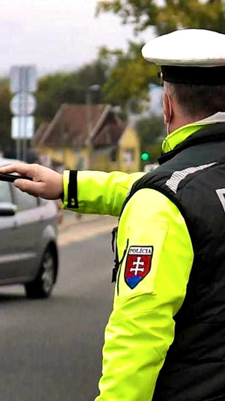 В Словакии введено ограничение скорости на тротуарах для транспортных средств