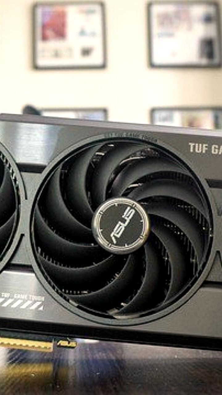 Обзор популярных видеокарт: RTX 4070 и RTX 5090 в центре внимания
