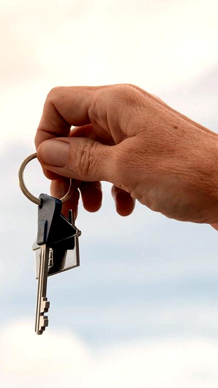 Эксперт предупреждает пенсионеров о мошенничестве с недвижимостью