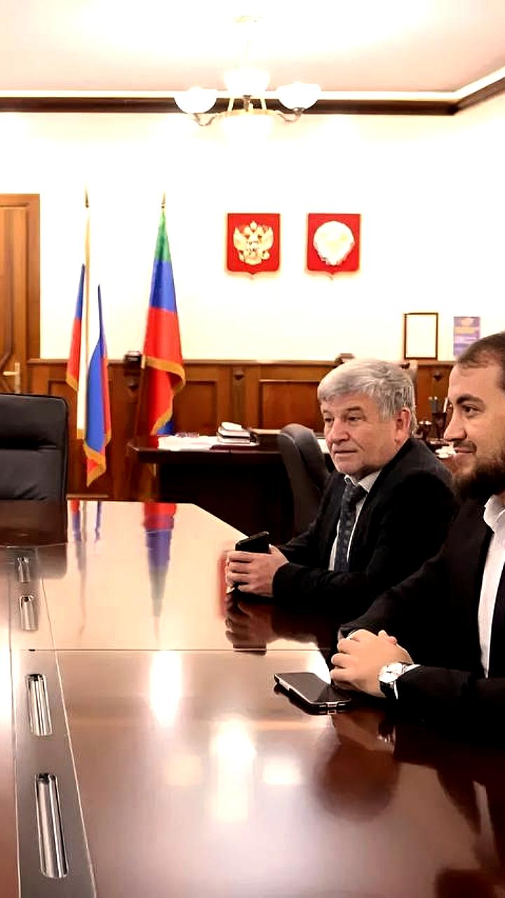 В Буйнакске обсудили улучшение обратной связи с жителями на основе данных ЦУР