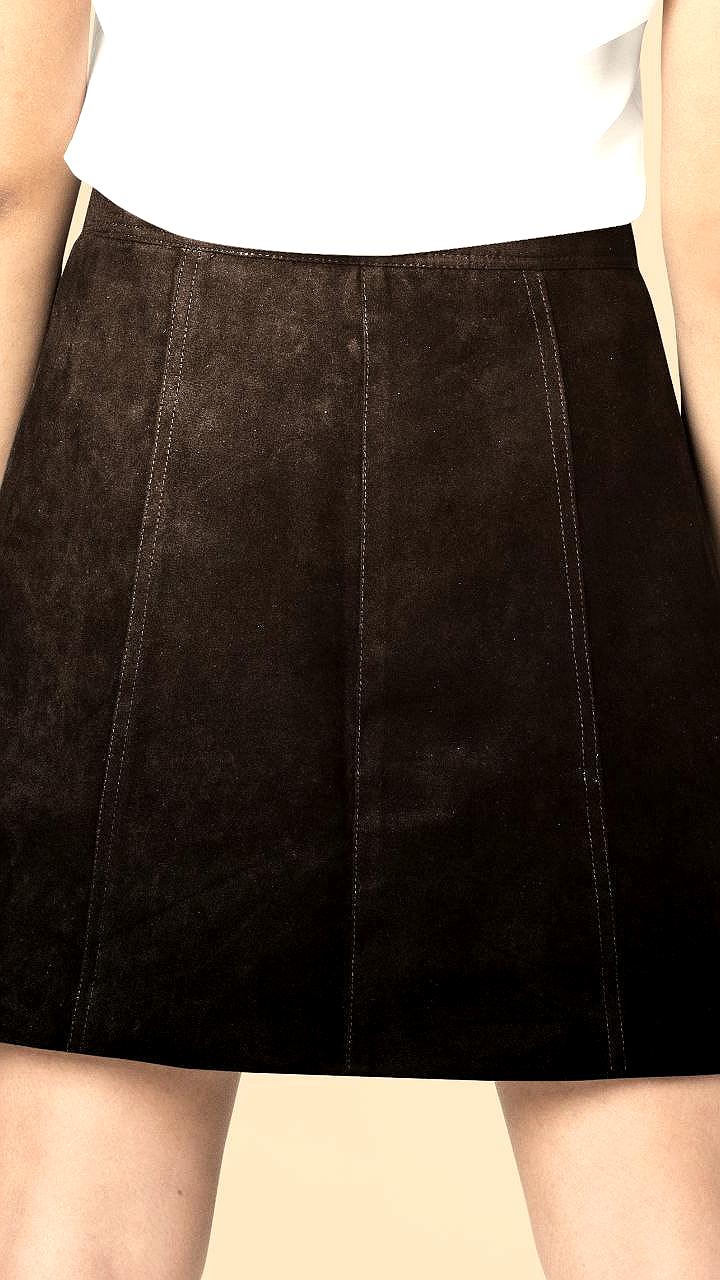 В Улан-Удэ обсуждают возможность ношения брюк для девочек в школе