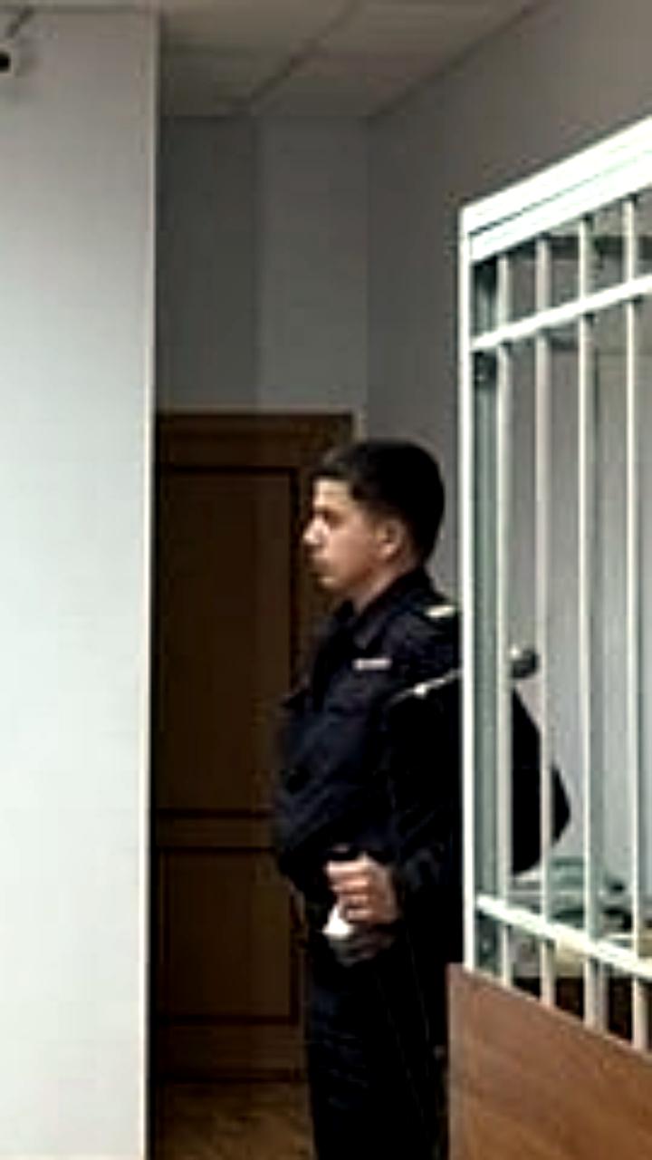 Суд оставил Дмитрия Вавринчука под стражей по делу о взятке