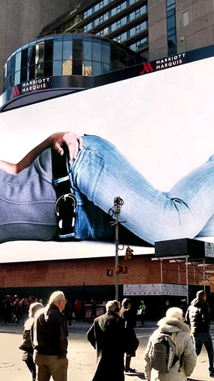 Россияне игнорируют рекламу: 56% опрошенных предпочитают не замечать контент