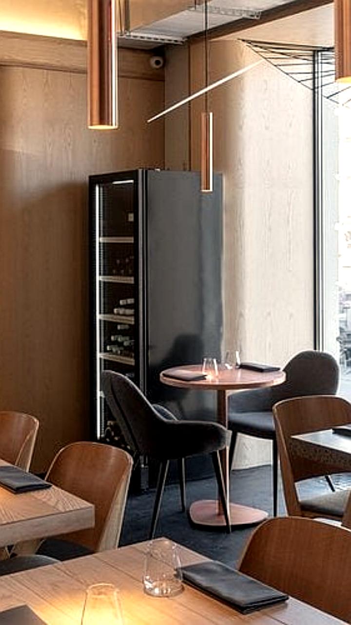 Беременные девушки отравились в ресторане Мона в Санкт-Петербурге