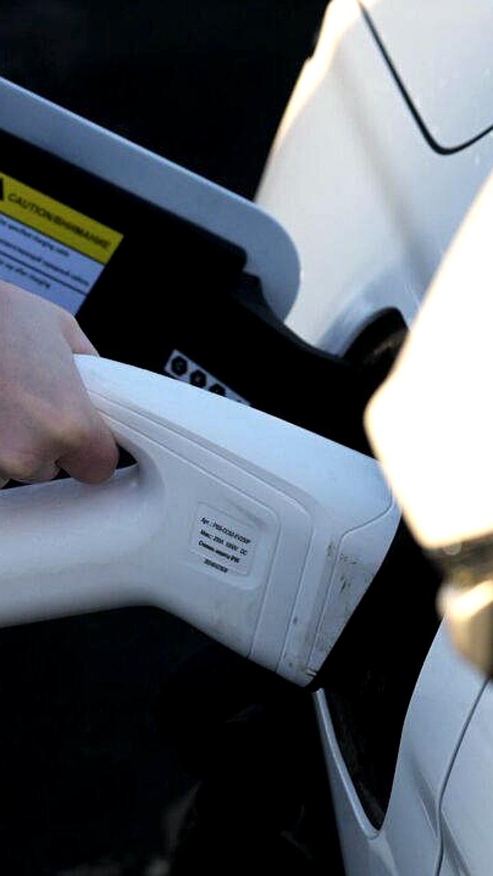 Росатом запускает более 250 электрозарядных станций и мобильные решения для электромобилей