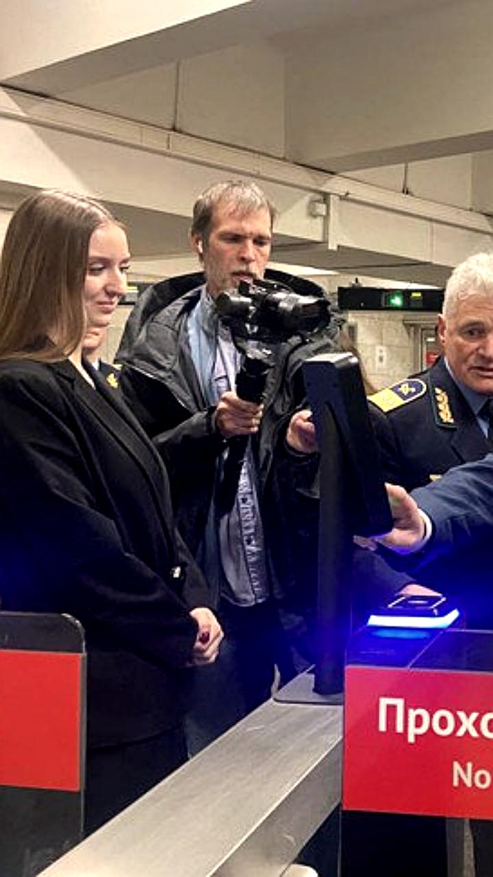 С 1 ноября в новосибирском метро стартует оплата проезда по биометрическим данным