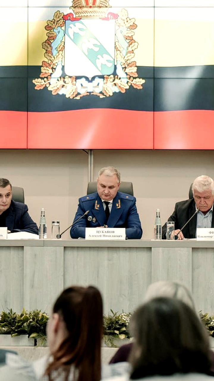 Курская область получила 100 млрд рублей на соцвыплаты и 635 гуманитарных конвоев