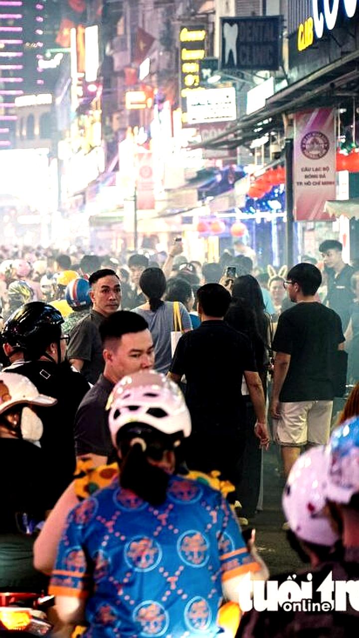 Массовые беспорядки на Хэллоуин в Вашингтоне требуют вмешательства Нацгвардии