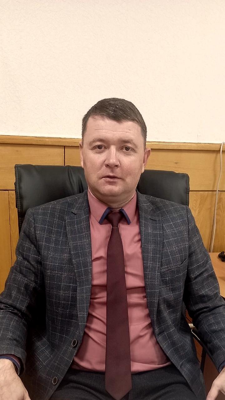 Мэр Нефтеюганска Юрий Чекунов обновляет пресс-службу и сталкивается с кадровыми проблемами в ЖКХ