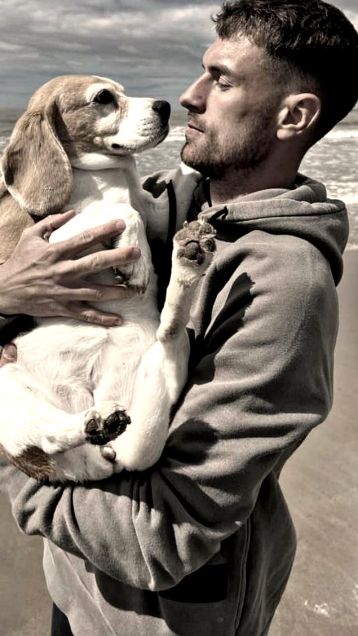 Аарон Рэмси покинул Пумас после пропажи собаки в Мексике