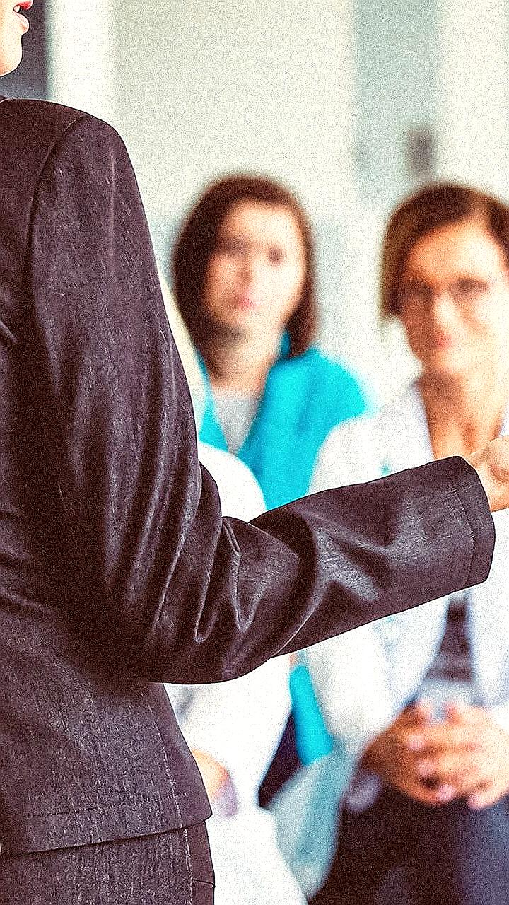 Совфед предложил ввести надбавки для учителей и врачей в приграничных регионах РФ