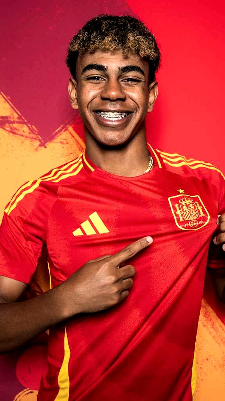 Ламин Ямал и Никки Никол объявили о расставании