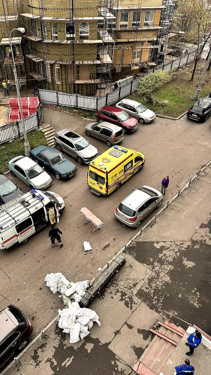 Лифт сорвался с 12 этажа в Москве, девушка госпитализирована