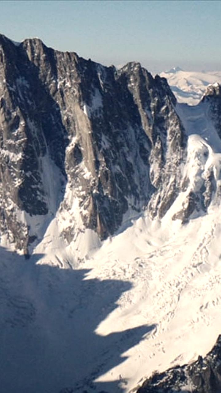 Сход лавины в Альпах унес жизни пяти альпинистов из Германии