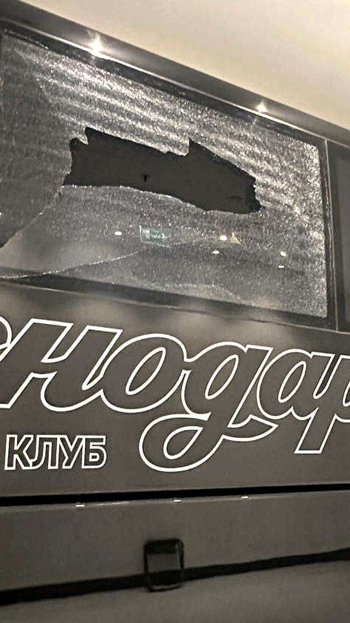 Инцидент с автобусом Спартака перед матчем с Краснодаром