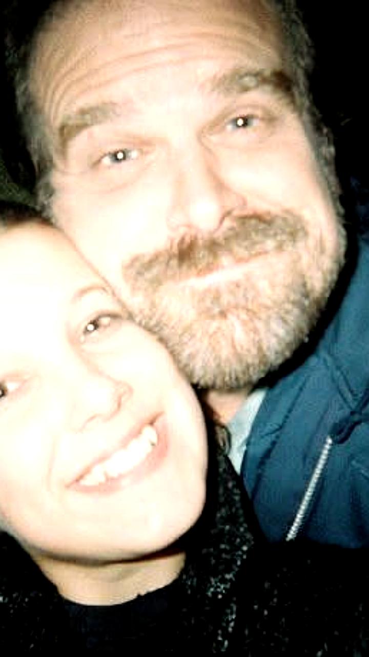 Милли Бобби Браун подала иск против Дэвида Харбора из-за условий работы