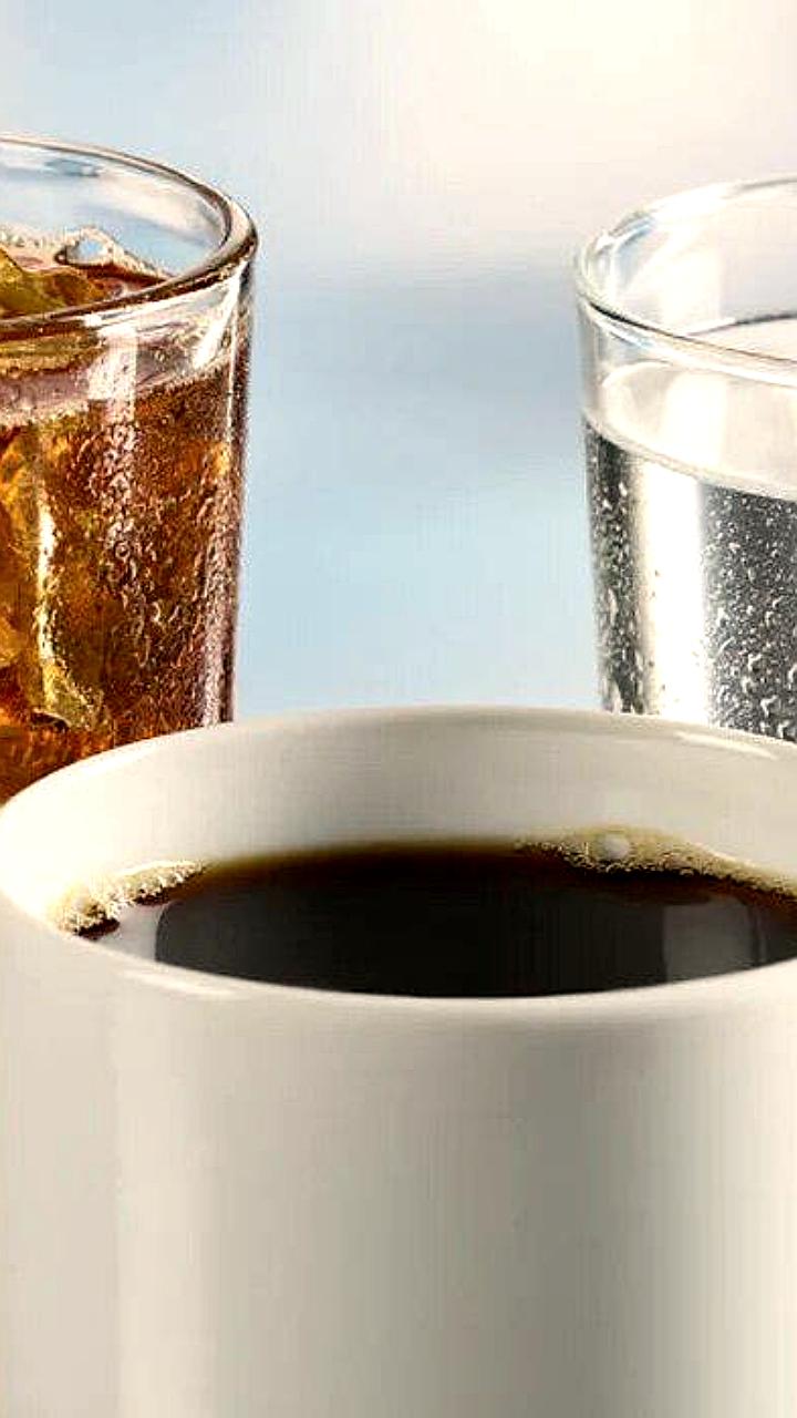 Врачи предупреждают о вреде кофе и газированных напитков для суставов