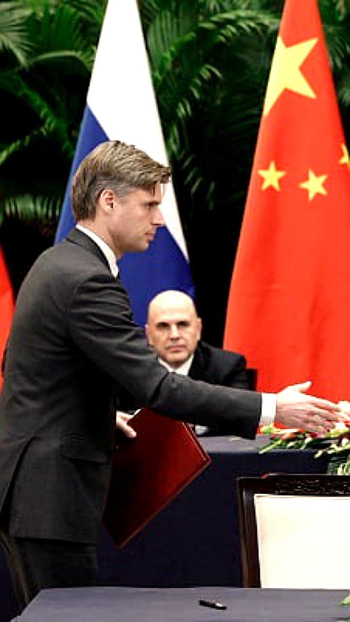 Россия и Китай укрепляют сотрудничество по Севморпутю в ходе визита Михаила Мишустина