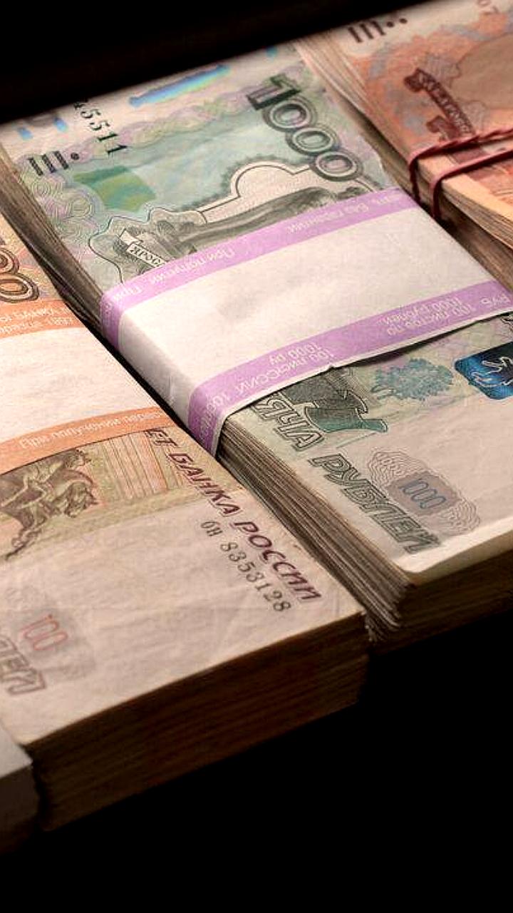 Рост зарплат в России: новые регионы с доходом выше 100 тыс. рублей