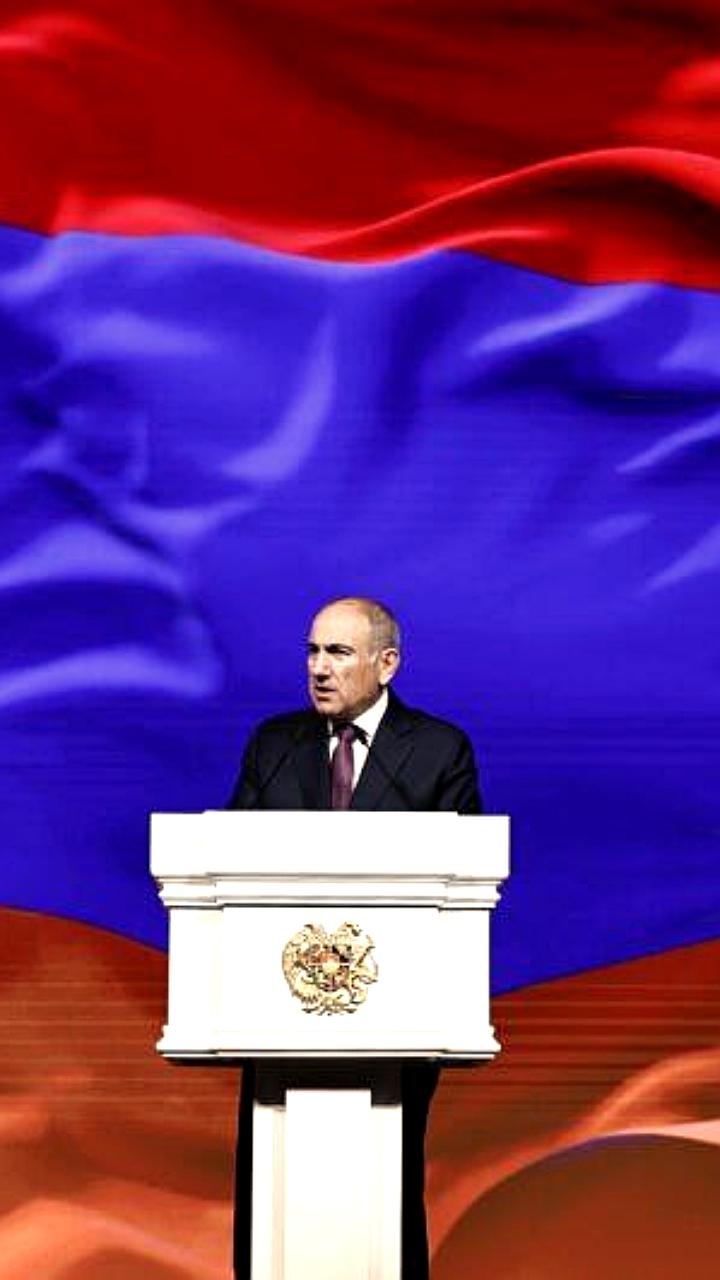 Пашинян: Возвращение армян в Карабах угрожает миру между Арменией и Азербайджаном