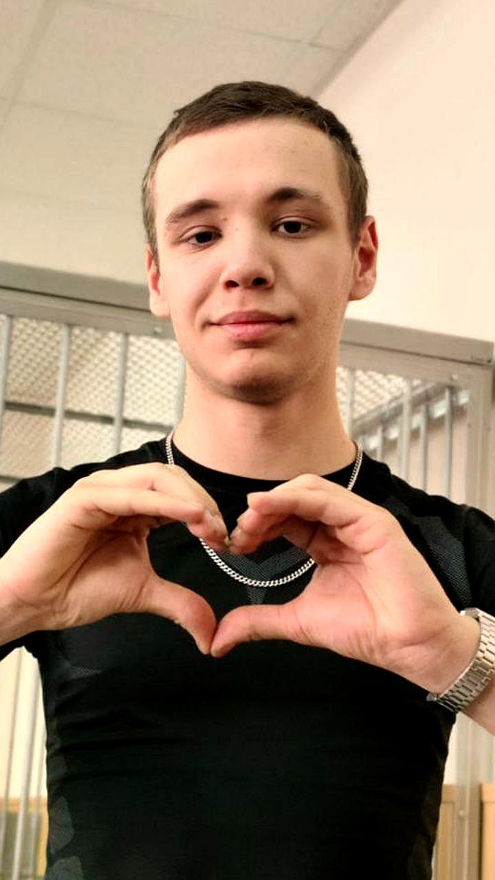 Евгений Михайлов освобожден после 14 суток ареста за уличное выступление