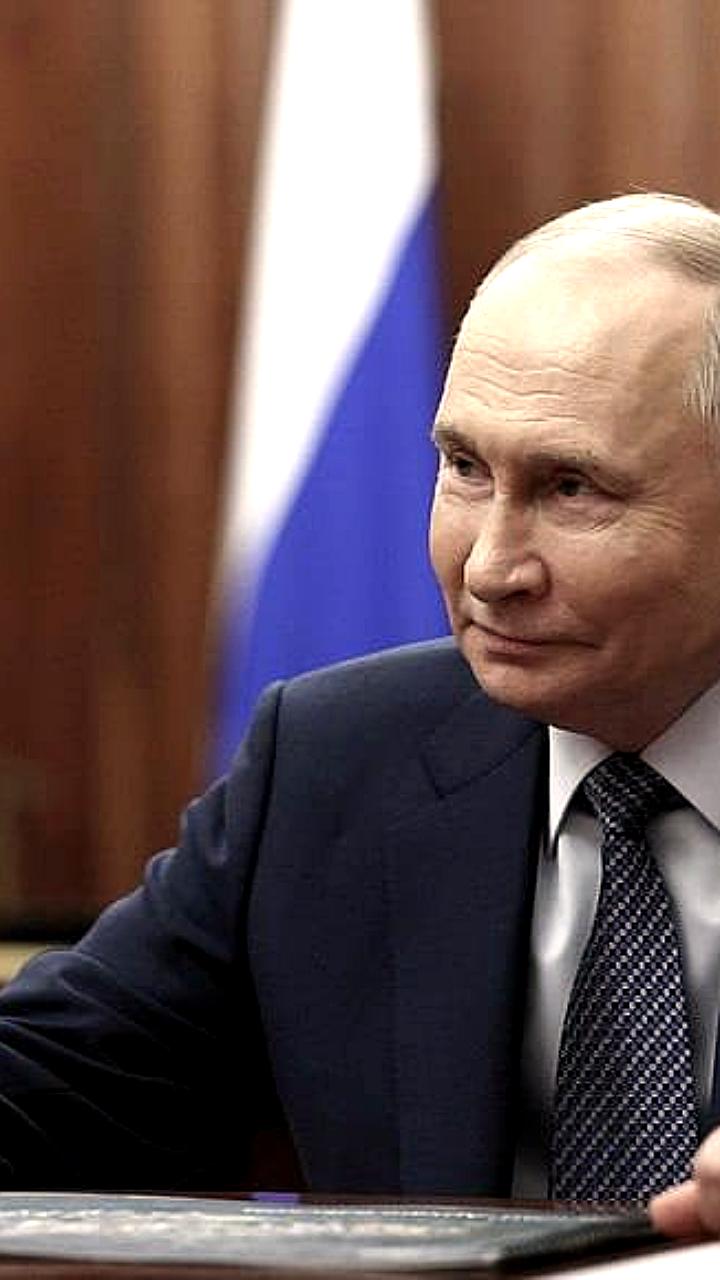 Путин расширяет программу ипотеки для многодетных семей и работников образования в ДФО и Арктике