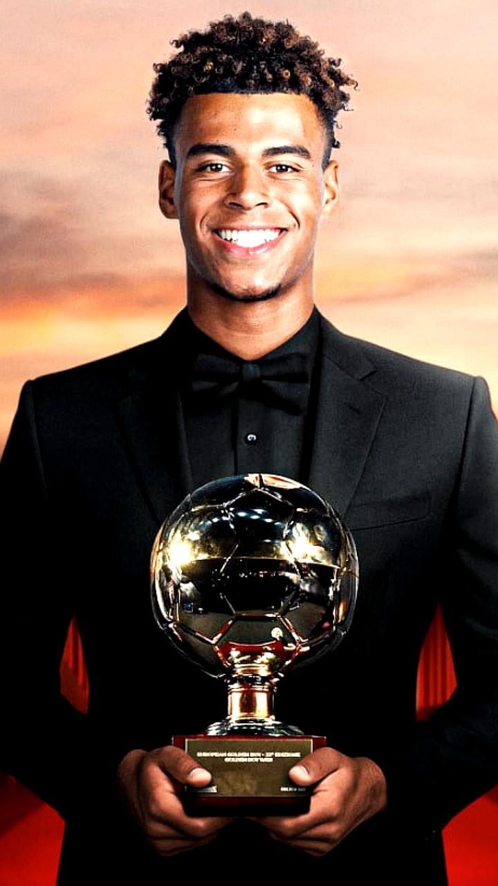 Дезире Дуэ из ПСЖ стал лауреатом премии Golden Boy 2024