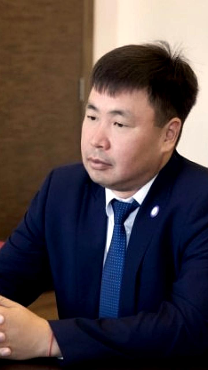 Вячеслав Судер оол назначен врио мэра Кызыла после отставки Карима Сагаан оола