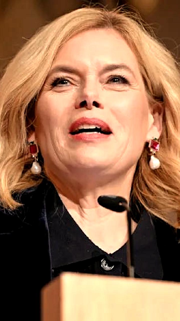 Юлия Клёкнер призывает к запрету проституции в Германии