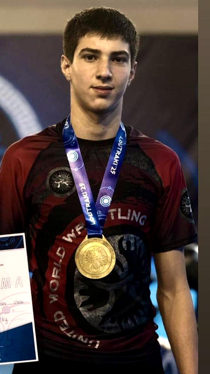 Спортсмены из Орла и Сургута завоевали золото на первенстве мира по грэпплингу в Греции