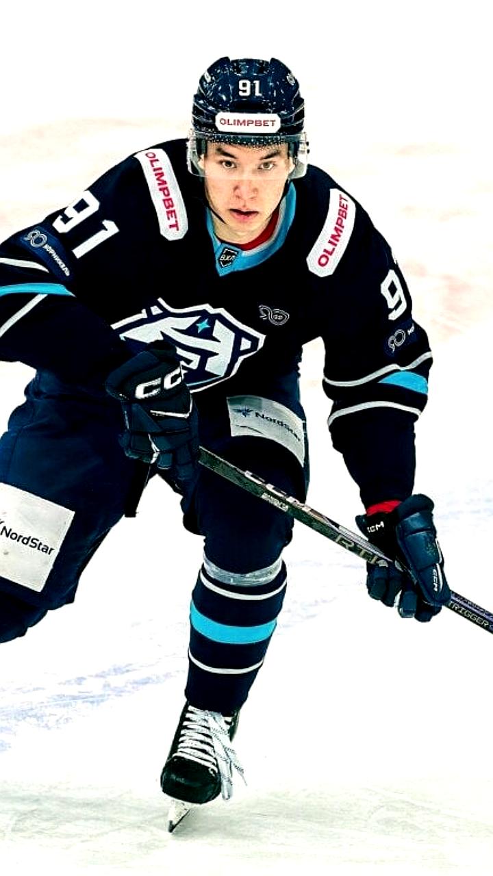 Юные хоккеисты из Удмуртии победили на турнире, Кристалл из Саратова уступил Норильску