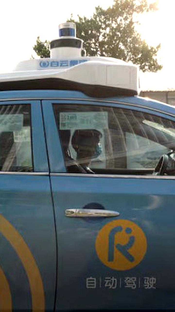 Китайские компании WeRide и Pony Ai испытывают трудности на Гонконгской фондовой бирже