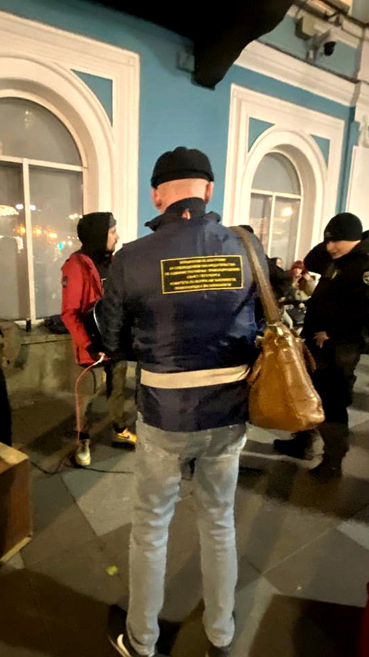 В Санкт-Петербурге уличные музыканты столкнулись с рейдами и изъятием инструментов