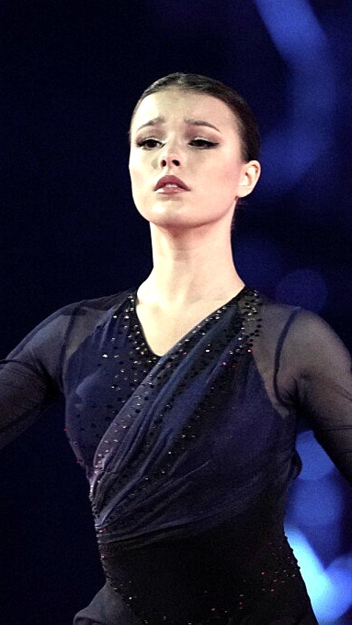 ISU лишил Валиеву золота ЧЕ 2022, медали переданы Щербаковой, Трусовой и Хендрикс