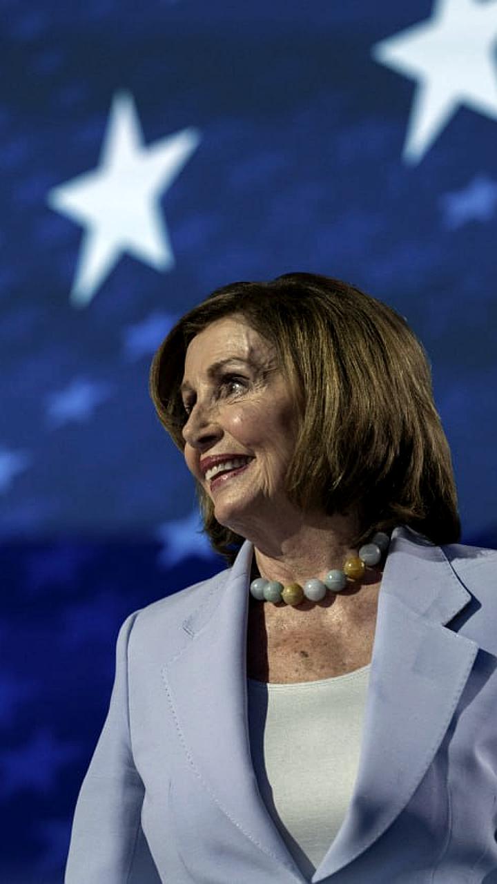 Нэнси Пелоси объявила о завершении карьеры в Конгрессе в 2027 году